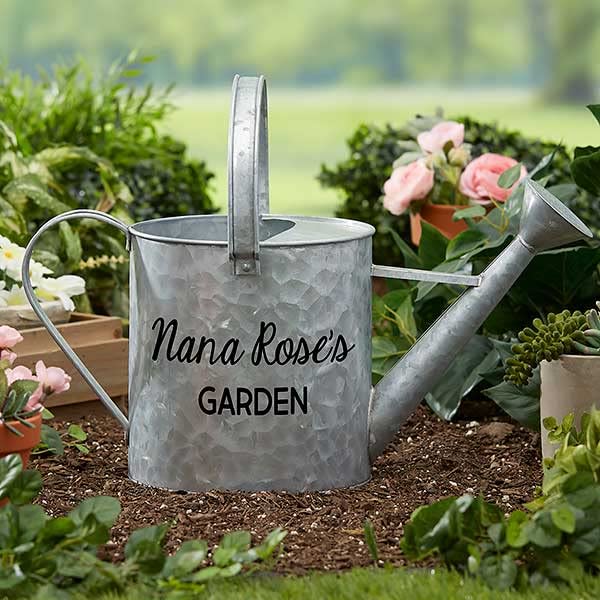 Personalization Universe Galvanized Garden Metal Watering Can - Customizable 144 oz. Indoor/Outdoor Garden Watering Pot with Sprinkle Nose, Gardening Gift for Mother's Day, Mom or Grandma Gift