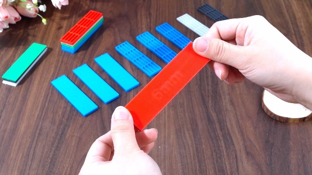 Image of LEIFIDE 300 Pcs Composite Plastic Flat Shims Structural Tile Plastic Shims for Leveling Black Flat Spacers(Green Black White Grey Blue Red,3 /64, 5 /64, 1 /8, 5 /32, 13 /64, 15 /64 Inch)