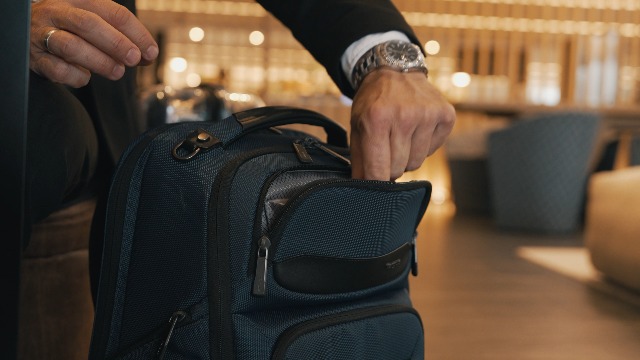 Amazon.com: Targus HeritageLuxe Backpack 15-16 Blue Laptop Bag with SafeSling Protection, RFID Pocket, USB-C Charging, Tracker Slot, Eco Fabric, Leather Accents - TBB65602GL : Electronics Amazon.com: Targus HeritageLuxe Backpack 15-16 Blue Laptop Bag with SafeSling Protection, RFID Pocket, USB-C Charging, Tracker Slot, Eco Fabric, Leather Accents - TBB65602GL : Electronics