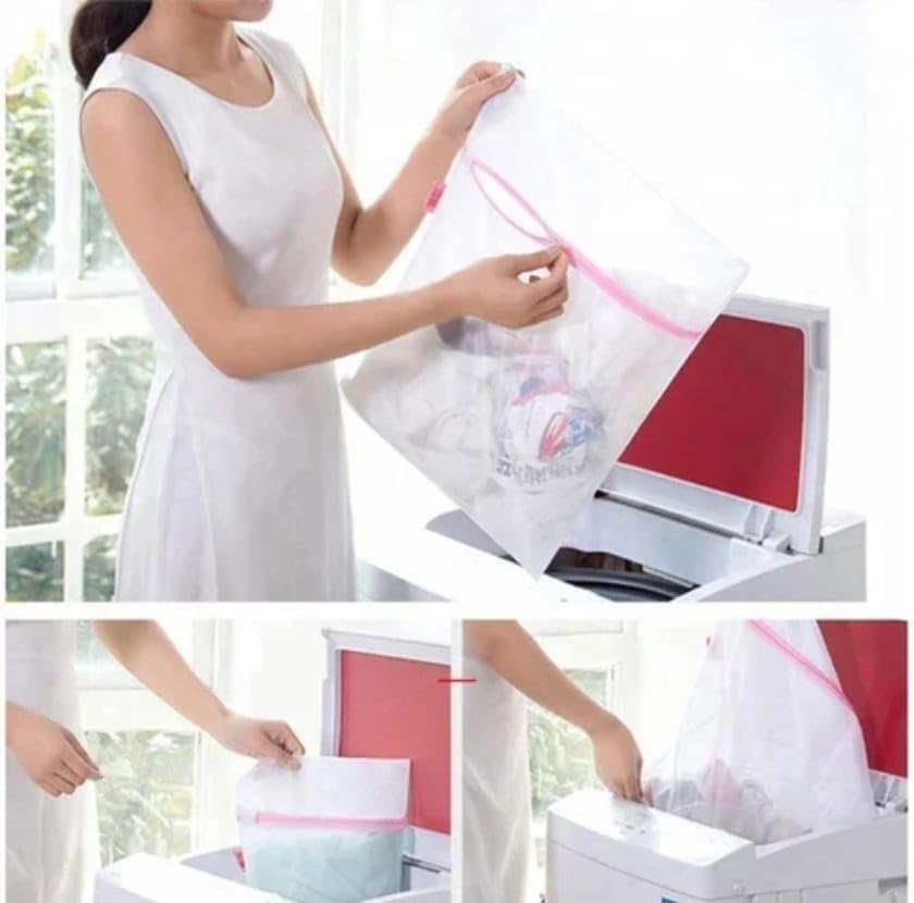 Image of HomeCloud Mesh Laundry Clothes Washing Bag with zip lock for Delicate Clothes, Stockings, Underwear, Bras & Lingerie for Washing Machine| Pack of 4 (Peach)