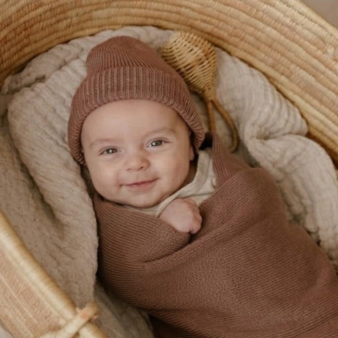 Image of Baby Gift Set - Organic Cotton Blanket + Hat Set, Newborn Blanket Essentials, Baby Boy Gifts (Luxe - Milk Chocolate)