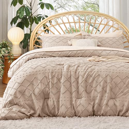 Image of Bedsure Queen Comforter Set - Warm Tan Comforter, Boho Tufted Distressed Vintage Bedding for Kids, 3 Pieces Farmhouse-Style Bed Set for All Seasons, Fluffy Soft Bedding with 2 Pillow Shams