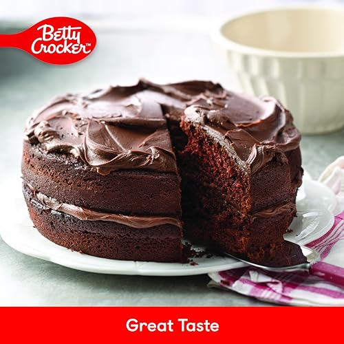 Betty Crocker SuperMoist Milk Chocolate Cake Mix, 500g, Quick and Easy Cake in 3 Simple Steps, Rich Taste, Serves 13