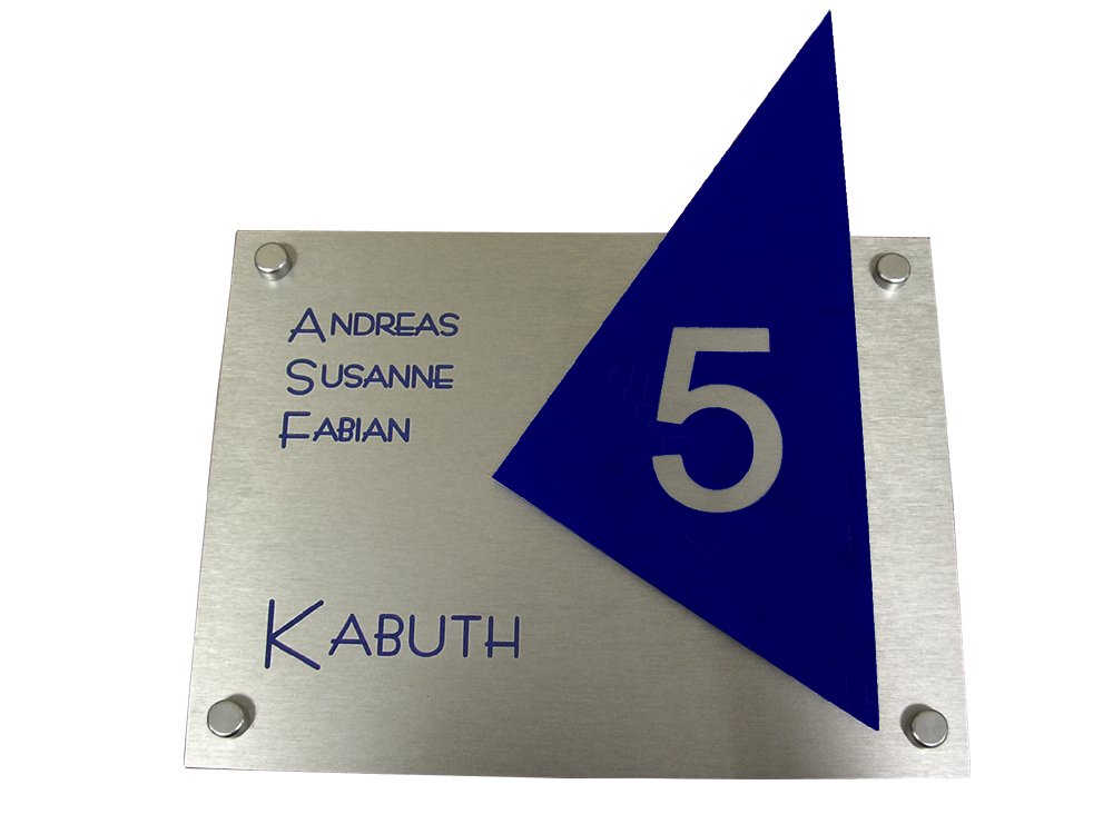 Modernes Namensschild/Türschild D1 made by GravUp mit Hausnummer : Gravur nach Wunsch - Aluminium im Edelstahloptik Acrylglas. + 4er Set Edelstahl V2A Zierkappen + Gewinderingen.