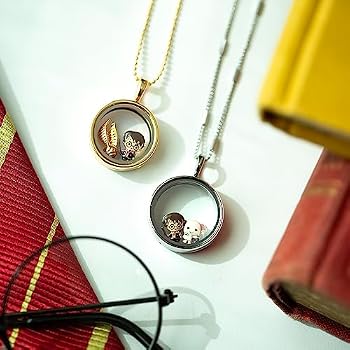 Harry Potter and Dobby Conjunto de medalhão médio 40,6-48,3 cm, 16