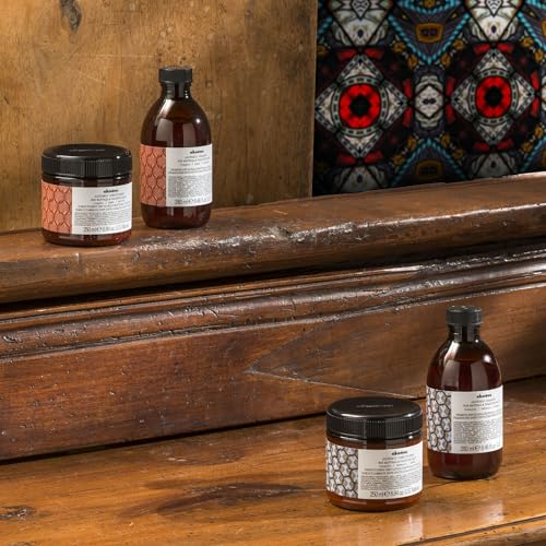 Davines Alchemic Conditioner Chocolate para tu rutina de cuidado capilar en casa 2