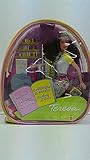 Enthält: 11 1/5,1 cm hoch Puppen, Schal, Oufit, Schuhe, Lunch Box, 2 Mini Bleistifte, Note Book