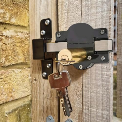 Serrure de porte de hangar : stoppez les ouvertures par le vent