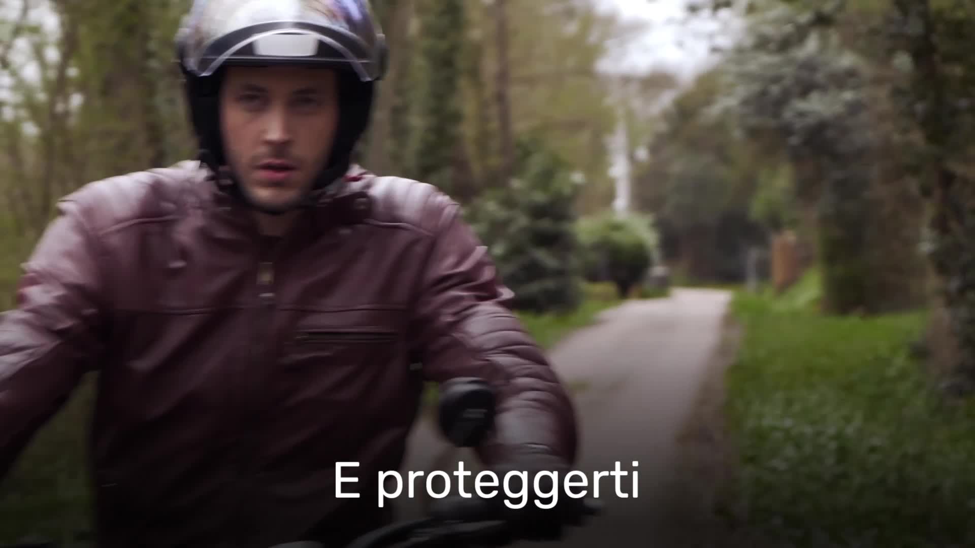 Luce Per Casco Cosmo Moto: Posteriore Smart, Con Rilevamento Cadute, Condivisione Percorso, Luci Freno E Emergenza, Bianco Brillante, Base Magnetica