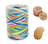 AMPLIAMENTE UTILIZADO: cinta de rafia se puede utilizar en la fabricación de artículos de artesanía de bricolaje, atar ramos de flores, empacar regalos, tejer, etiquetas, etc.No solo es adecuado para hacer a mano, sino que también es perfecto para usar en tiendas de flores, jardines, bodas, fiestas.