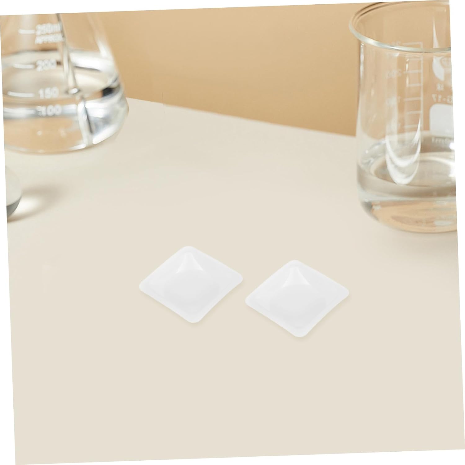 100pcs Weighing Dishes Plastic Lab Weighing Trays for Mixing and Measuring Laboratory Equipment Lightweight and Portable Weigh Boats for Accurate Results