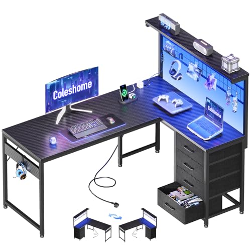 Coleshome Bureau Gaming avec LED, 130 x 100 cm Réversible Table Gaming avec Tiroirs et Prises de Courant, Bureau d'angle avec Compartiment de Rangement (Noir Carbone)