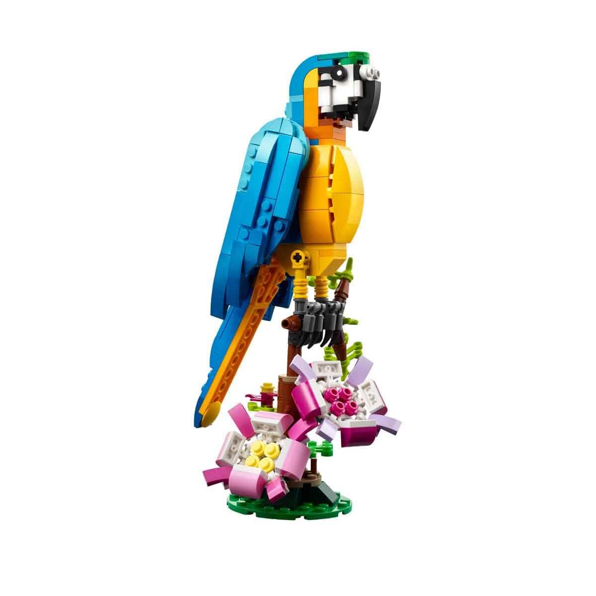 LEGO 31136 Creator Pappagallo Esotico, Set 3 in 1 con Pesce e Rana, Animali Giocattolo per Bambini da 7 Anni in su, Giochi Creativi con Figure della Giungla