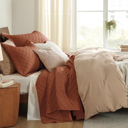 Image of Bedsure Quilts Queen Size - Lightweight Bedspreads Queen Size with Basket Weave Pattern, Soft Quilt Bedding Set, Red Orange Comforter Set Coverlet for All Seasons with 2 Pillow Shams (90 inch x 96 inch)