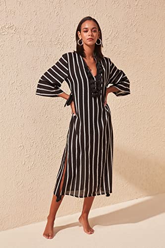 Kimono Trendyol à rayures et pompons amples pour un style fluide - 2