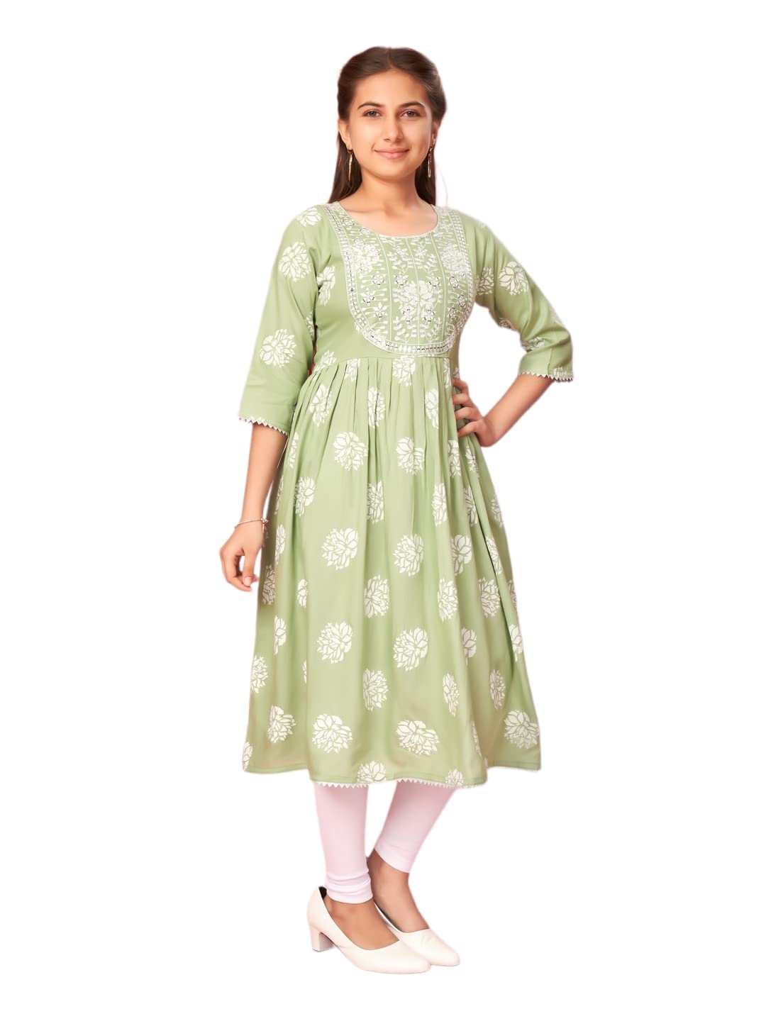 Aarika Girls Green Color Cotton Embroidery Kurti (Kurti-Ap-D-1-Green-32)
