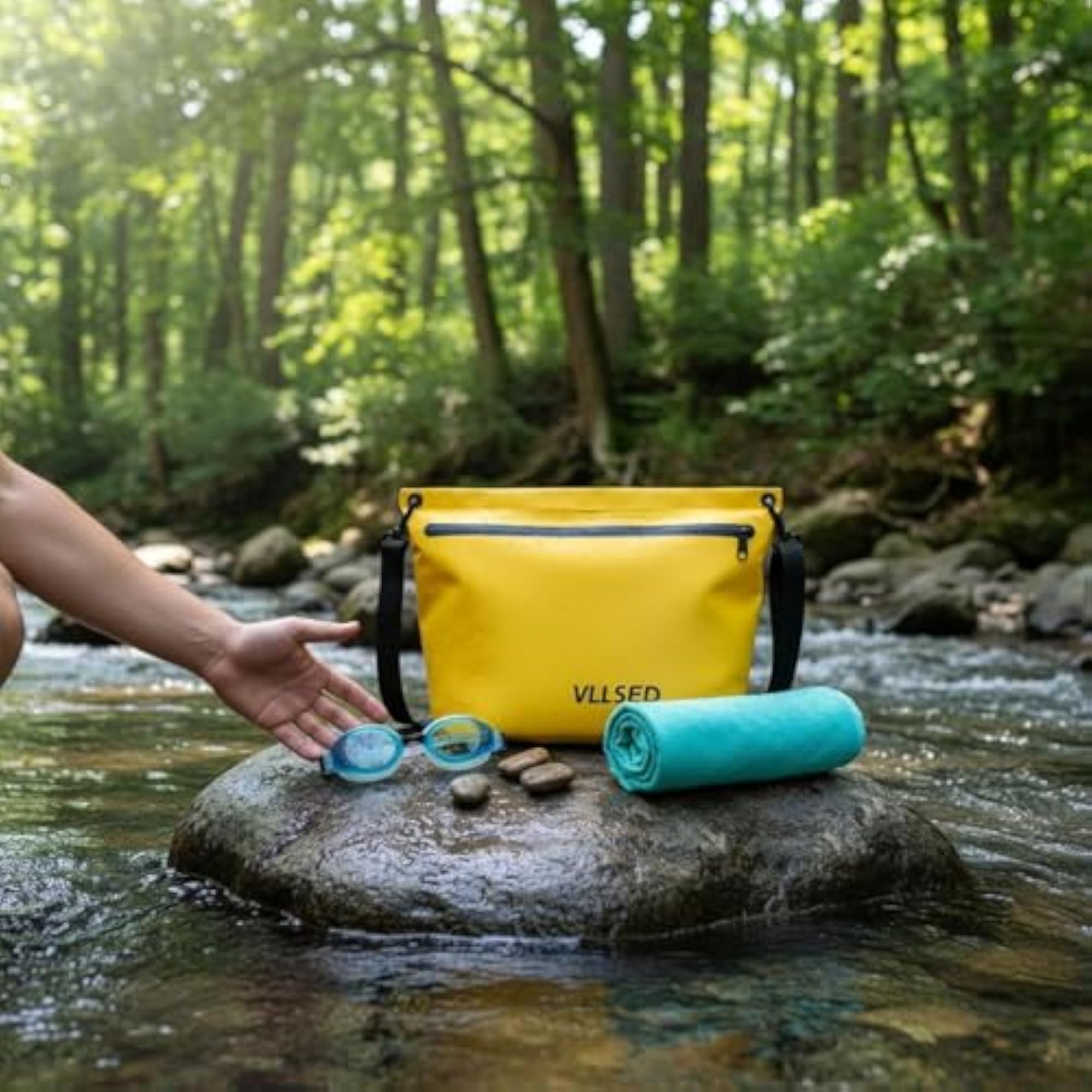 Waterproof Shoulder Pouch, Simple to Clean