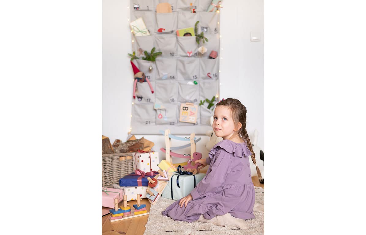Kindsgut Adventskalender aus 100% Baumwolle zum Befüllen, für Kinder und Klein-Kinder, mit 24 Türchen zum Aufmachen und Öffnen, dezente Farben und schlichtes Design