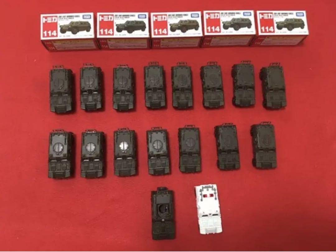 Amazon | 廃盤 希少 トミカ 自衛隊 軽装甲機動車 22台セット