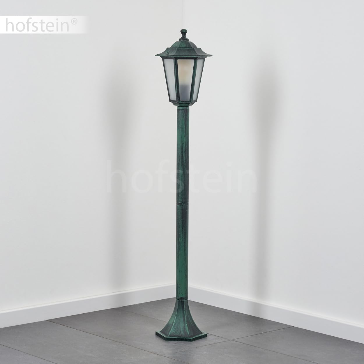 HOFSTEIN Lampa zewnętrzna Loria, oświetlenie ścieżki z metalu/szkła w kolorze zielono-czarnym/białym, lampa zewnętrzna o wyglądzie antycznym, 99 cm, lampa ogrodowa, oświetlenie ogrodowe IP44, 1 x E27,