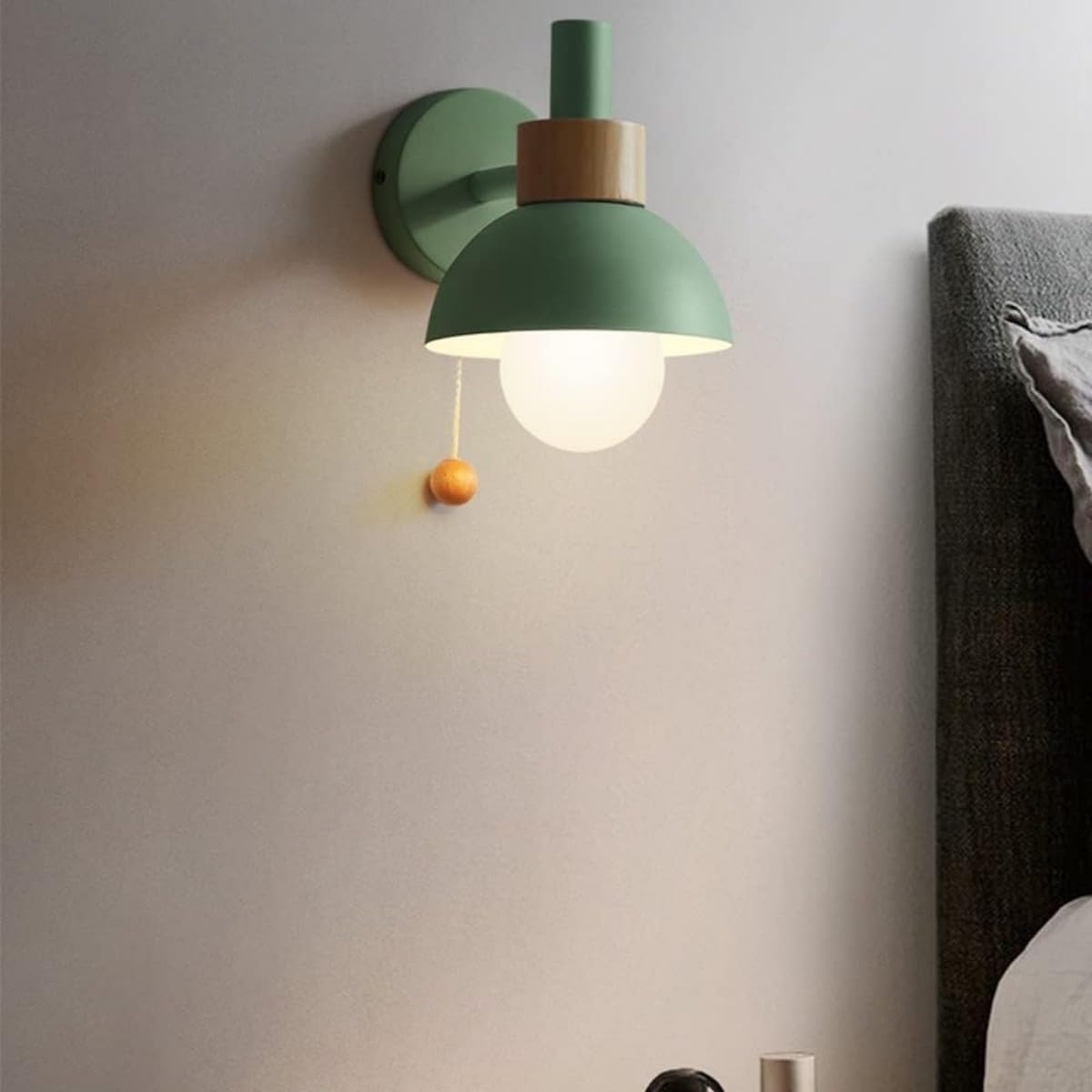 Lámpara macaron Edison verde con detalles de madera premium