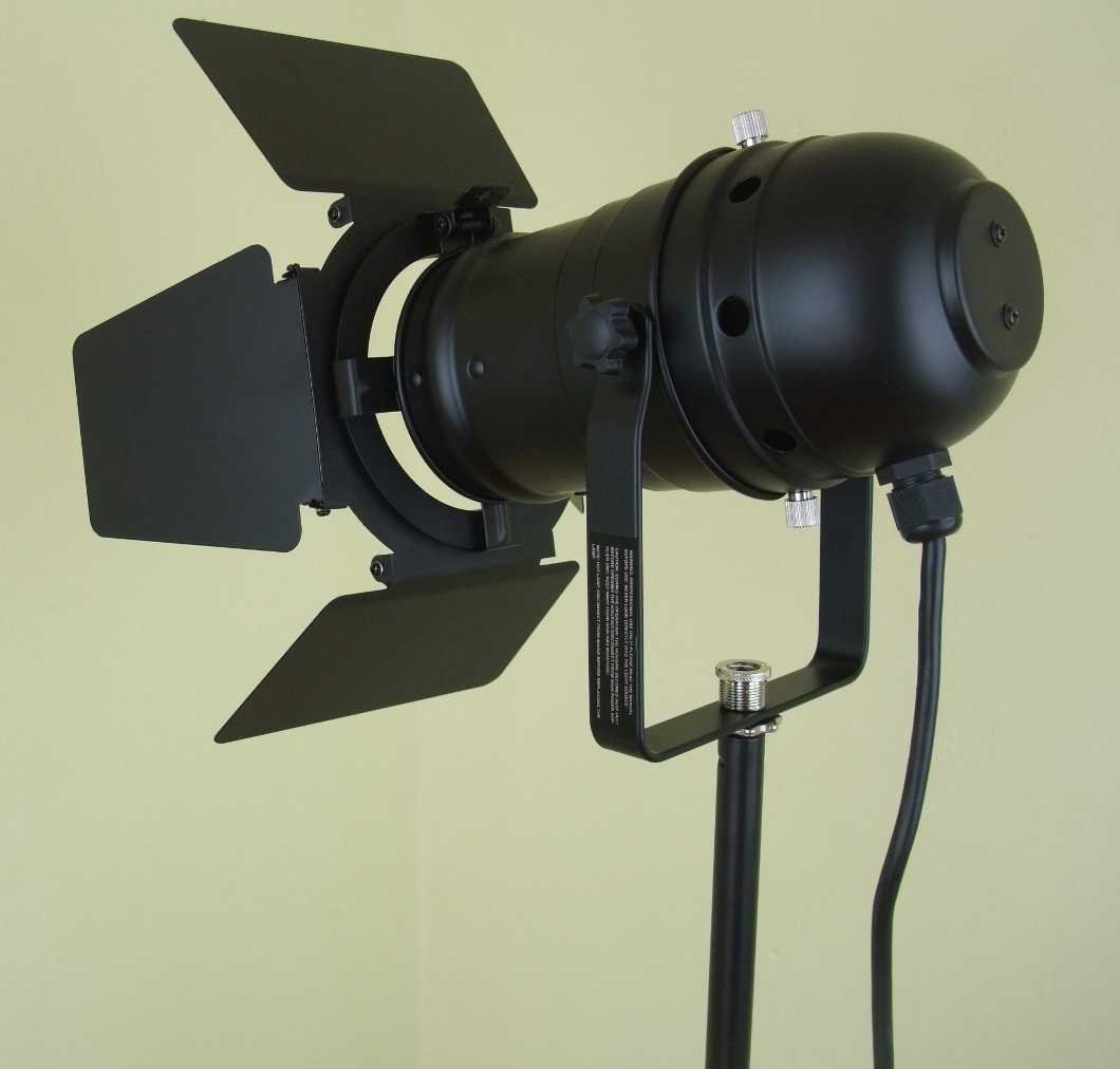 2 x PAR 30 Spot-Light Scheinwerfer SCHWARZ black PAR-30 mit Torblende, E-27 Fassung & Kabel mit Schuko-Stecker