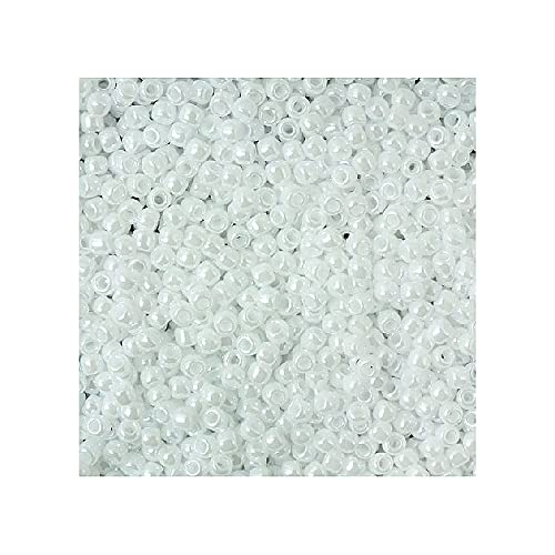 10 g TOHO Round Seed Beads Rocailles, Size 8/0, Opaque Lustered White (# 121), Japan, Glass — image 1