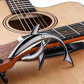 Jinlop Capodastre requin pour guitare acoustique en alliage de zinc pour instruments à 4, 6 et 12 cordes Noir - Les Beatles, Paul McCartney, John Lennon, RIngo Starr, George Harrison Jinlop Capodastre requin pour guitare acoustique en alliage de zinc pour instruments à 4, 6 et 12 cordes Noir – Image 5