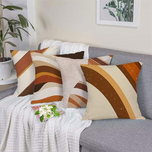 Coussins de terrasse imperméables ocre contre l'humidité extérieure