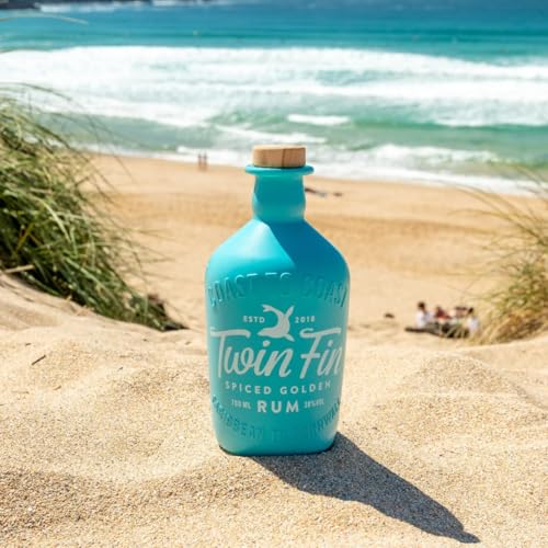 Twin Fin Spiced Golden Rum | Caribbean Rum Spiced in Cornwall | Smooth Vanilla, Exotic Citrus & A Light Smokiness | Pair with Ginger Beer & Lime Wedges | Epic Mojitos | 38% vol | 70cl - 2