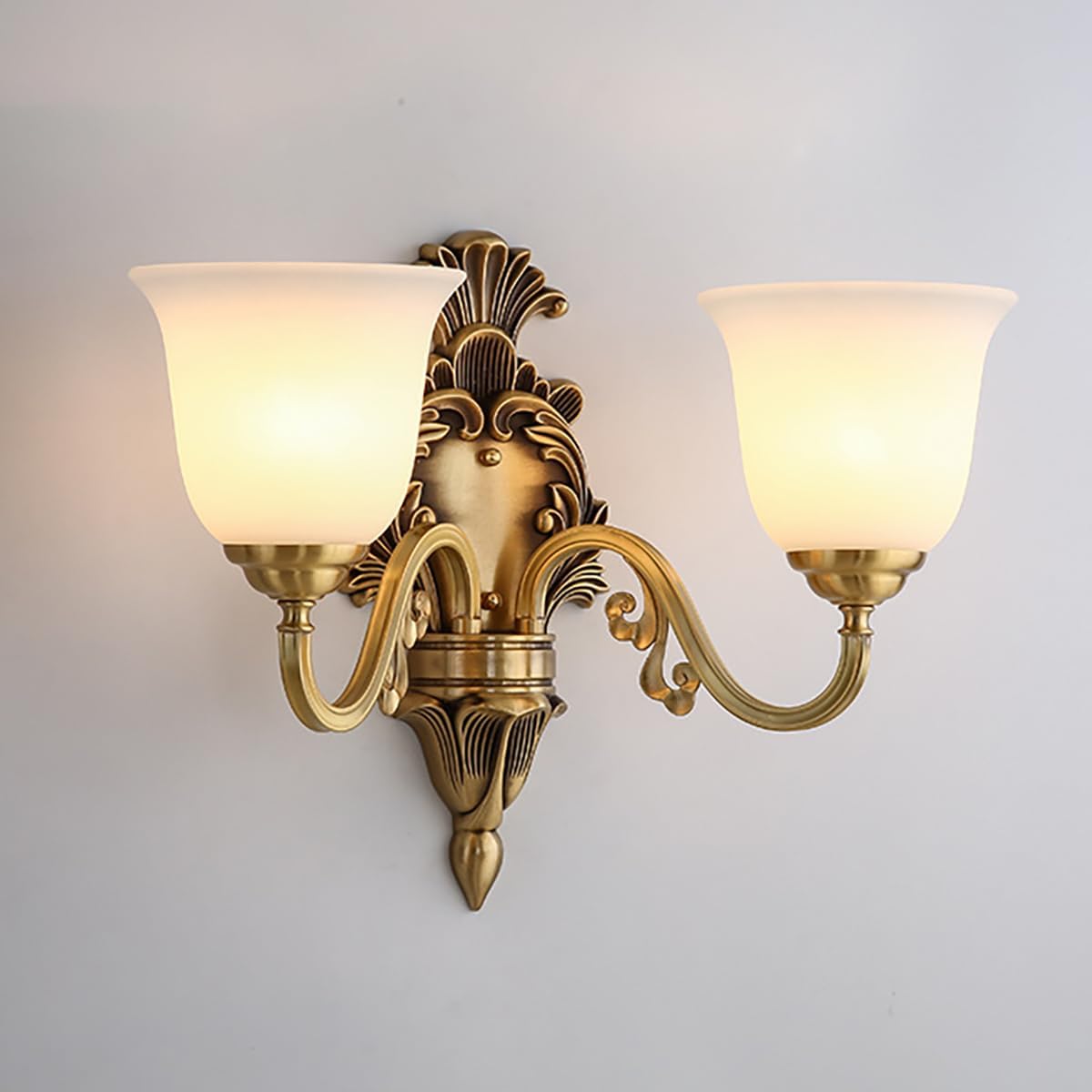 2-Lights Vintage Gold Brass Wall Sconce Antique Retro Sconce Lighting Bathroom Vanity Wall Lights with Beveled Crystal Hanging Deco Flower Glass Wall Mount Lamp for Living Room Bedroom