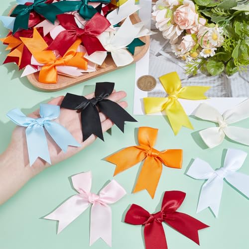 BENECREAT 120 Stück Glänzende Geschenkverpackungsschleifen 12 Farben Polyester Bastelschleifen 90x80x6mm Mit Selbstklebenden Aufklebern Für DIY Bastelarbeiten Hochzeiten Geburtstagsparty Dekoration