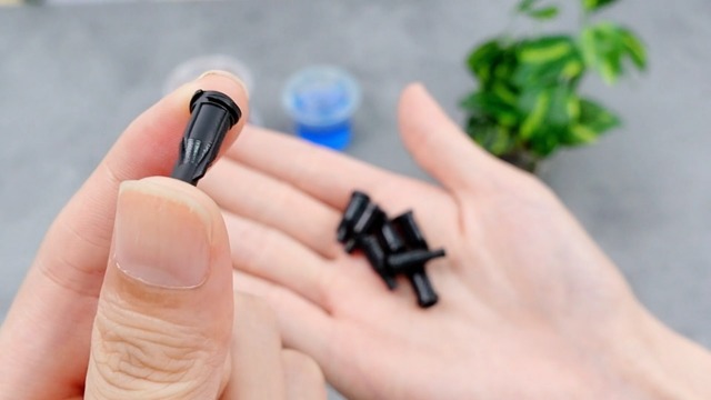 Image of Gejoy 350 Pcs Syringe Caps Dispensing Needle Black Syringe Tip Caps | Protect Needle Tips from Clogging, for Craft Glue Dispensing and Industrial Work, Reusable Covers Keep Syringes Clean