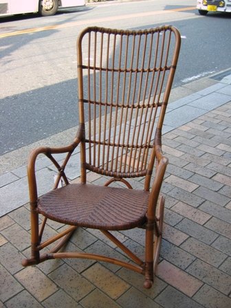 Amazon｜カザマ ラタン ハイバック ロッキング チェア “ノーバ