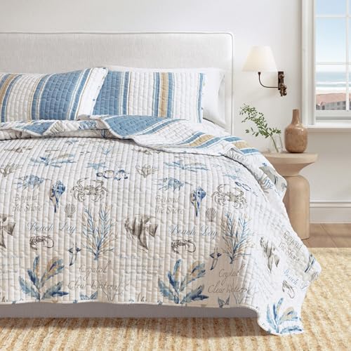 Image of Great Bay Home Coastal Quilt Set - 3-Piece King /California King Size Nautical Bedding Set - Lightweight, All-Season, Reversible Bedspread (Flag Stripe /Ocean Stories)