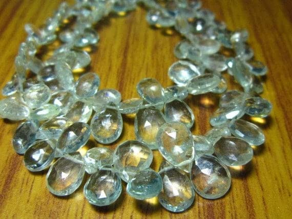 Aigue-marine véritable en fil de briolettes pour remplacer les pierres ternes de vos bijoux