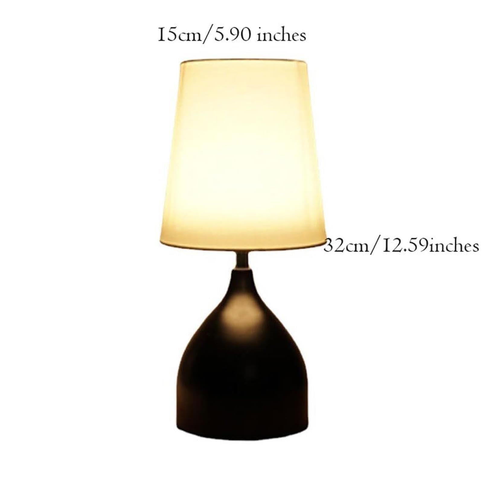 Ciepła i romantyczna lampa biurkowa nowoczesne minimalistyczne