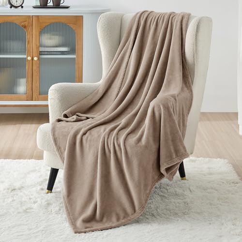 Bedsure Fleece Throw Blanket for Bed - Soft Cosy Fluffy Blankets for Sofa, Warm Double Throws for Audlts, Oxford Tan, 150x200 cm