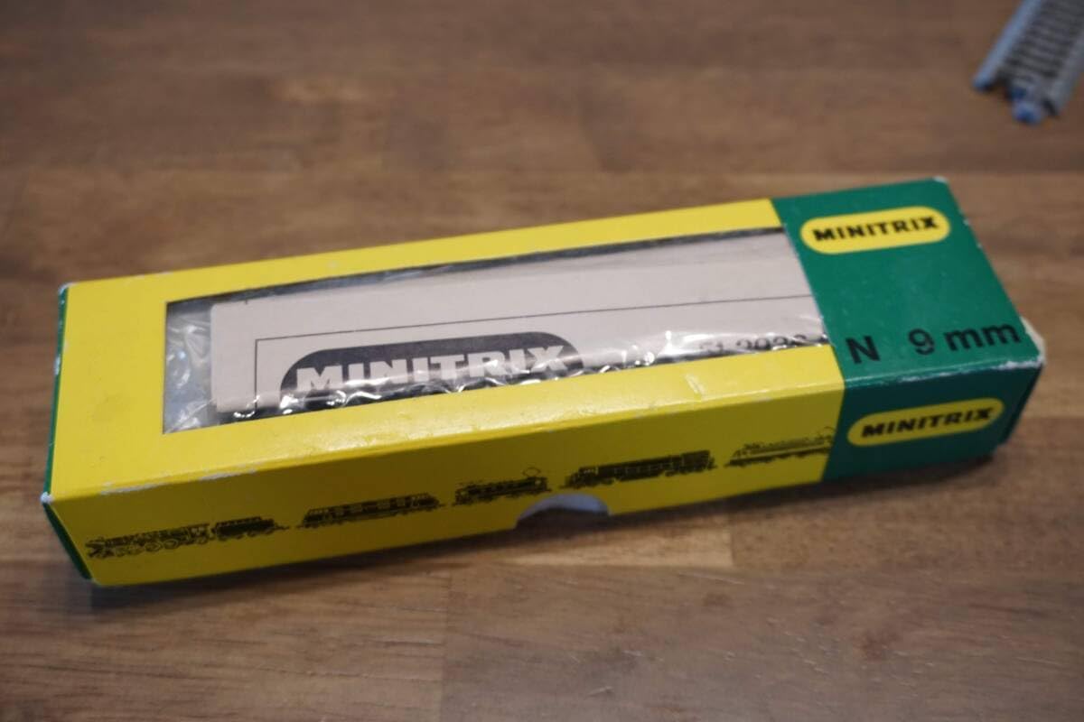 MINITRIX製 SBB(スイス） 品番2936 AE6/6(AE610)型機関車 11428号機 1両