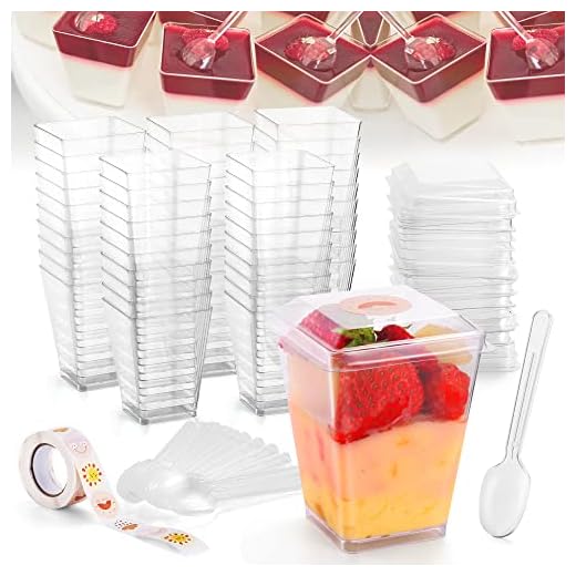 WEST STORY 50Piezas Tazas de Postre Transparente, 5oz/150ml Copas de Postre Cuadradas Reutilizable con tapas, cucharas y pegatinas, Tazas de Postre para aperitivos servir para boda, cumpleaños, fiesta