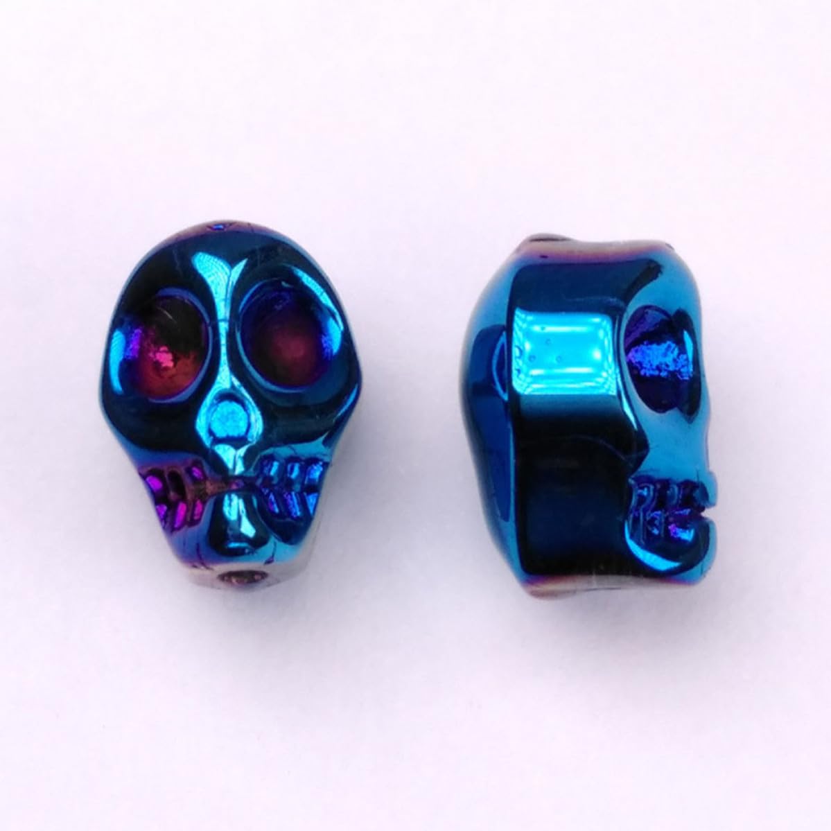 Abaodam 400 Stück Leichte Glasperlen in Totenkopfform für Selbstgemacht Schmuckherstellung Handliche Dekorative Perlen als Zubehör für Armbänder und Weihnachtsbasteln Zufällige Farbe