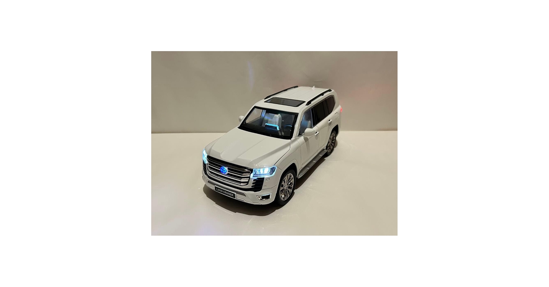 Amazon | ランドクルーザー300 1/18 モデルカー ミニカー ダイキャスト