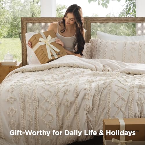 Image of Bedsure Tufted Boho Comforter Set Full Size - Beige Boho Bed Set, GentleSoft 3 Pieces Farmhouse-Style Embroidery Bedding, Gifts for Woman, Soft Jacquard Kids' Full Comforter for All Seasons