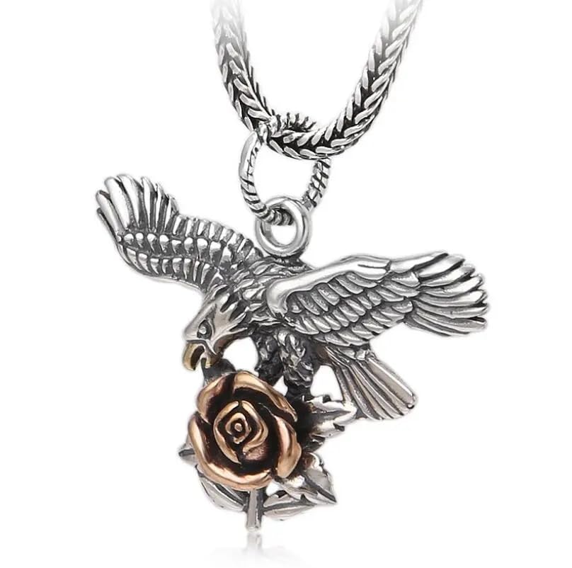 Bijoux Pendentif élégant pour sublimer vos tenues de bureau et vos soirées chic