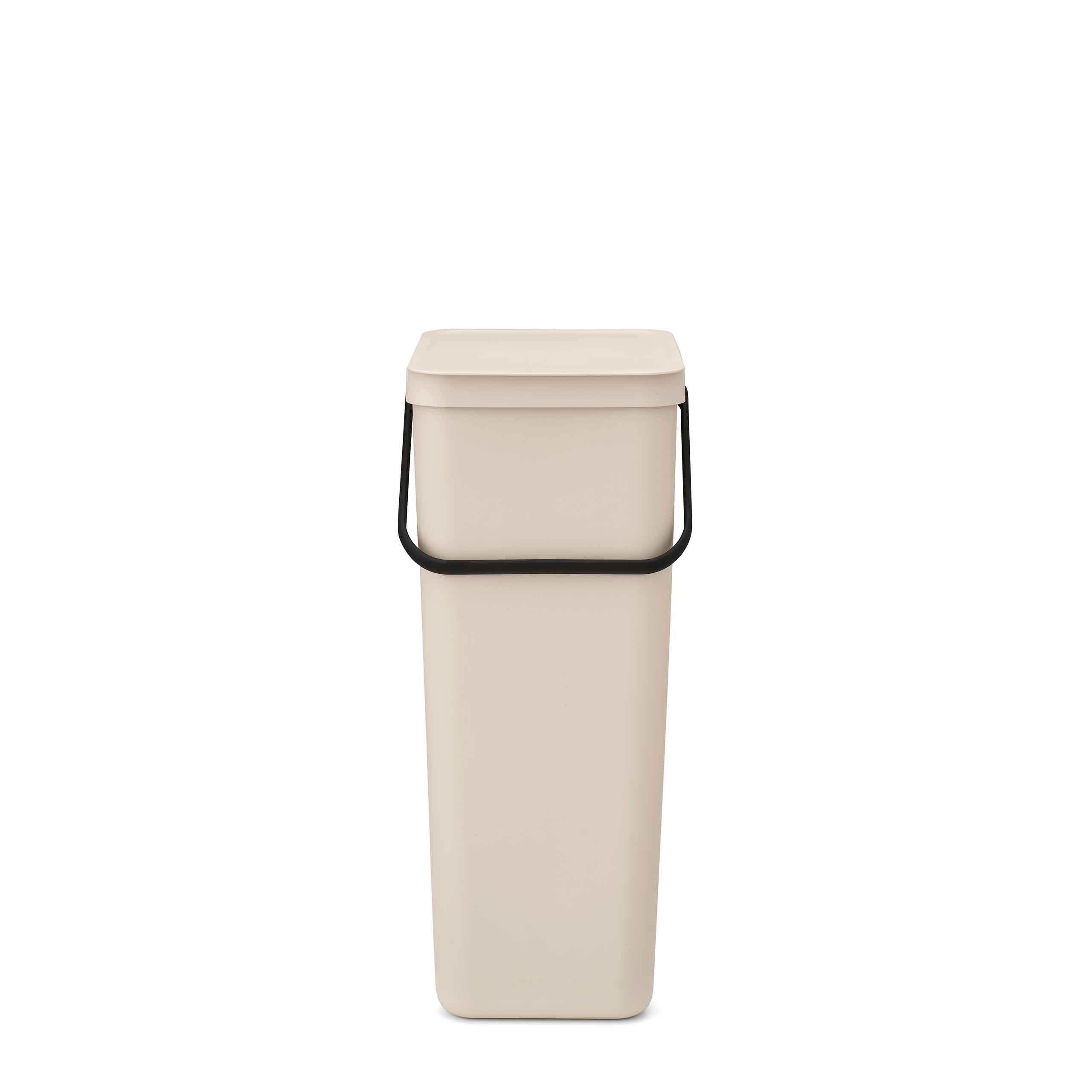 Brabantia Sort & Go Pattumiera 40L (Soft Beige), Pattumiera cucina in plastica con maniglia, Secchio spazzatura salvaspazio con coperchio stay open rimovibile, Cestino umido facile da pulire