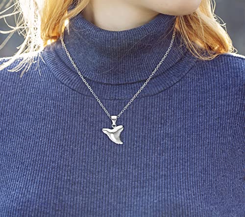 US Jewels Ladies 925 Sterling Silver Shark Tooth Aquatic Charm Pendant Necklace, 18in to 24in3