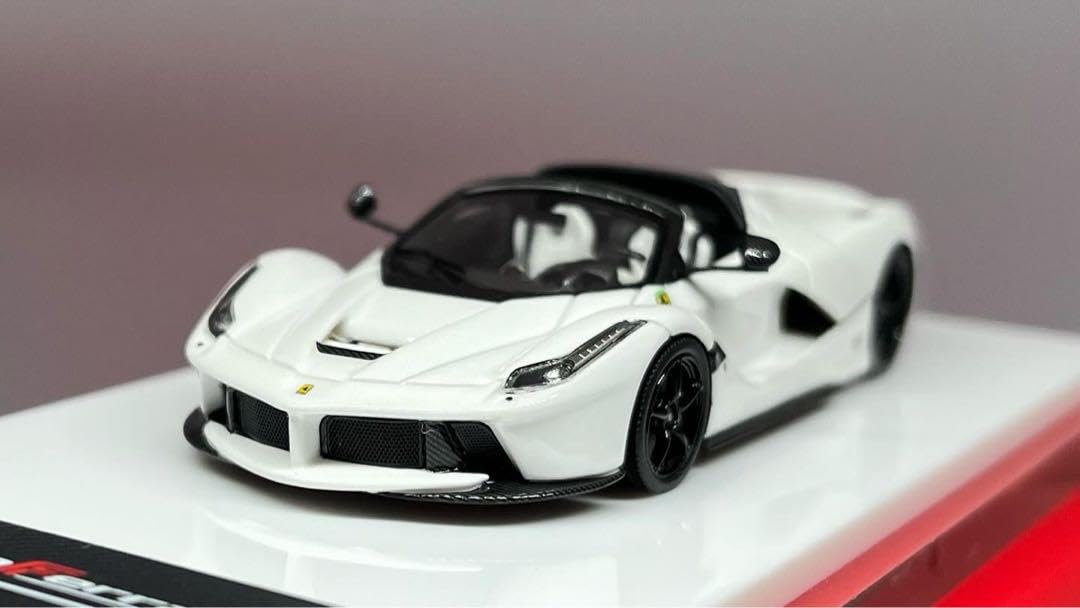 DMH 1/64 ラフェラーリ アペルタ 白