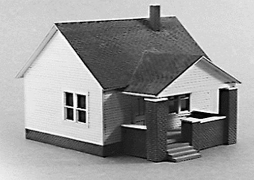 Rix - HO Scale Midwestern House (1930s-1940s) Classic One-Story House w/Side Porch - Kit