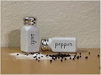 Vista 2 de Juego de salero y pimentero de cerámica en blanco y negro, estilo clásico vintage