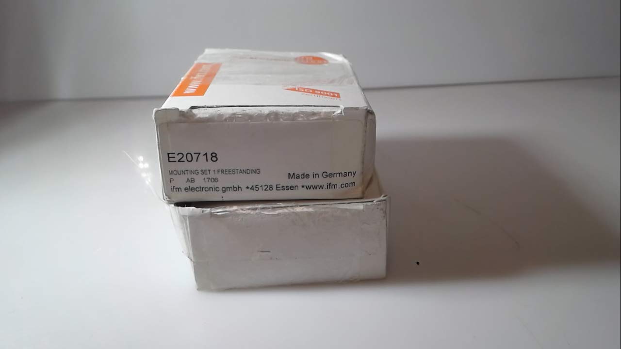 Ifm E20718 -Pack of 2, Mounting Set 1 Freestanding, Clamp Mounting Kit E20718 Pack of 2